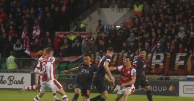 Başakşehir player Davidson (2nd L) dribbles the ball during the first leg of the UEFA Conference League play-off round against St Patrick&#039;s Athletic at the Tallaght Stadium, Dublin, Ireland, Aug. 22, 2024. (AA Photo)