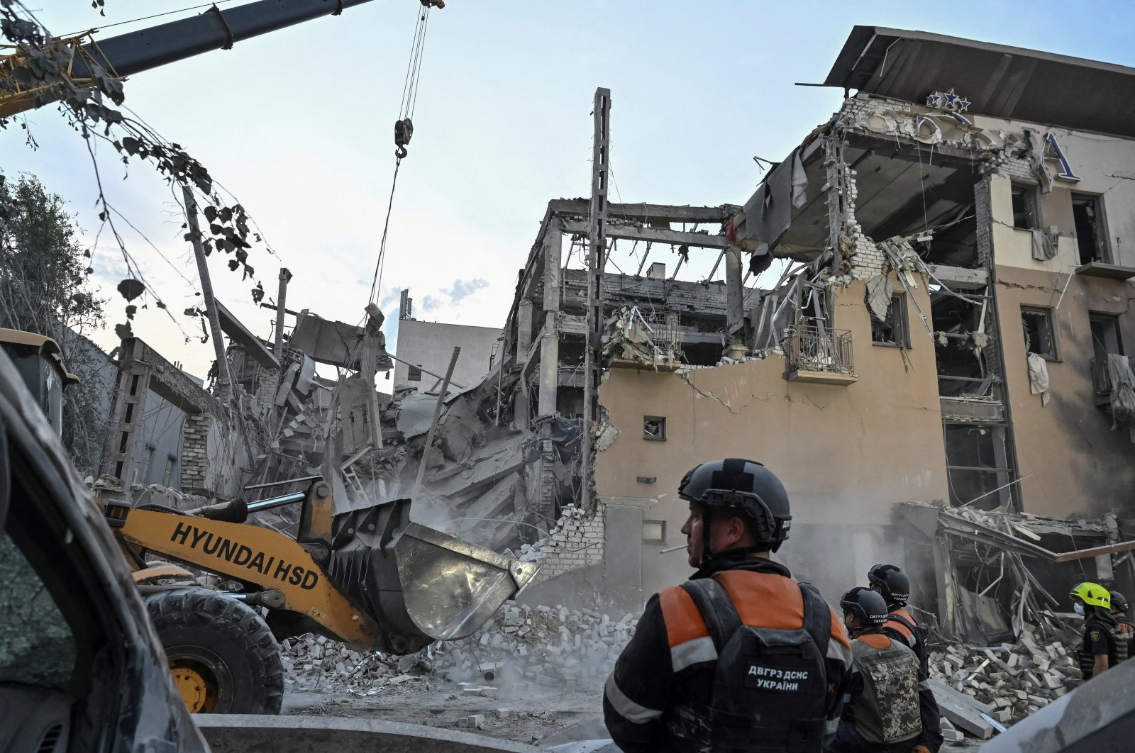 Rescuers work at a site of a Russian missile strike, amid Russia&#039;s attack on Ukraine, in Kryvyi Rih, Ukraine Aug. 27, 2024. (Reuters Photo)