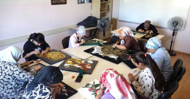 Women attending a filigree course work on creating art pieces, Gaziantep, Türkiye, Aug. 28, 2024. (IHA Photo)