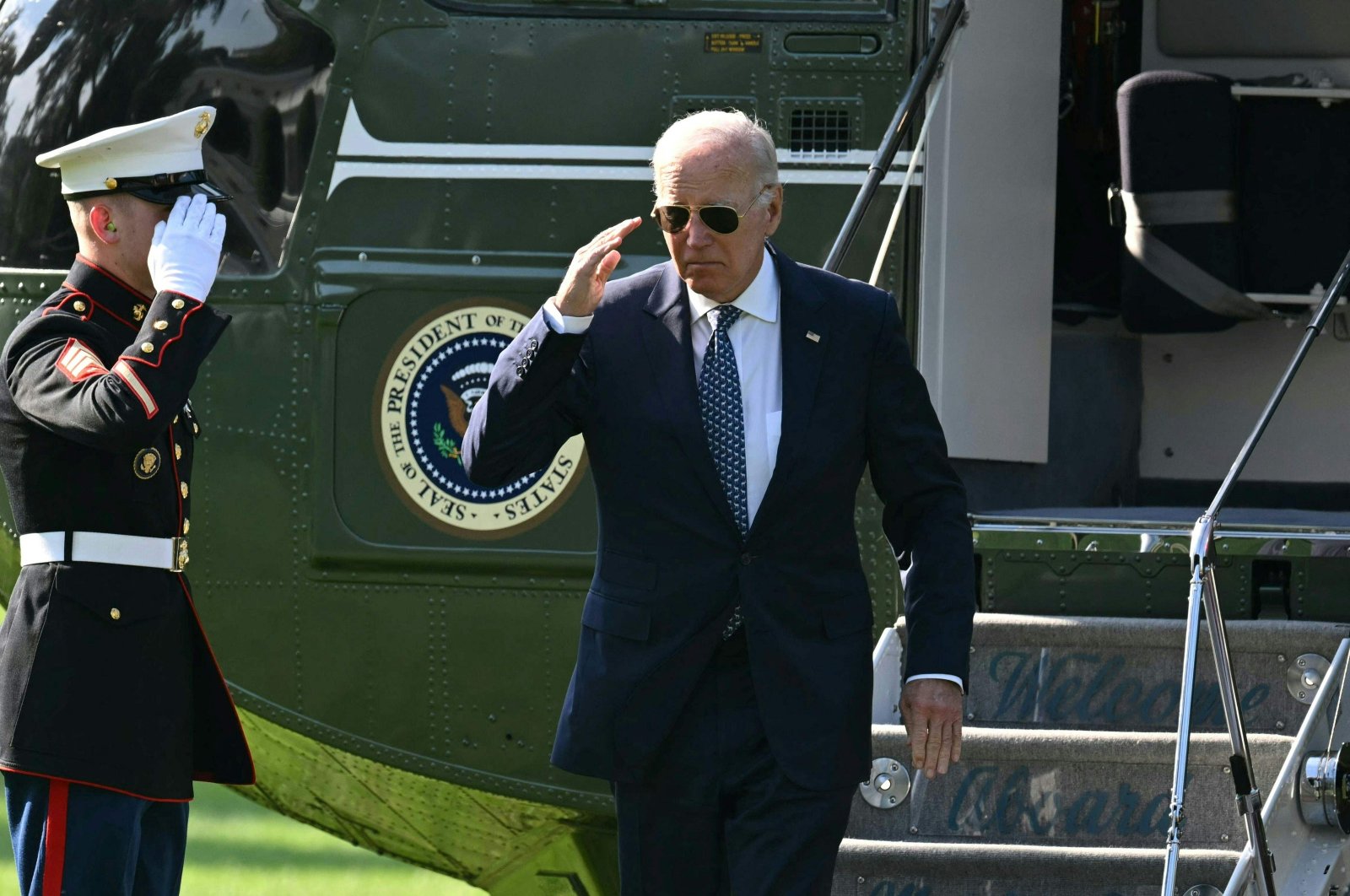 U.S. President Joe Biden steps off Marine One upon return to the White House in Washington, D.C., Sept. 2, 2024. (AFP Photo)