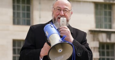 Chief Rabbi Ephraim Mirvis speaks at an event in Westminster, London, U.K., April 17, 2024. (Getty Images)