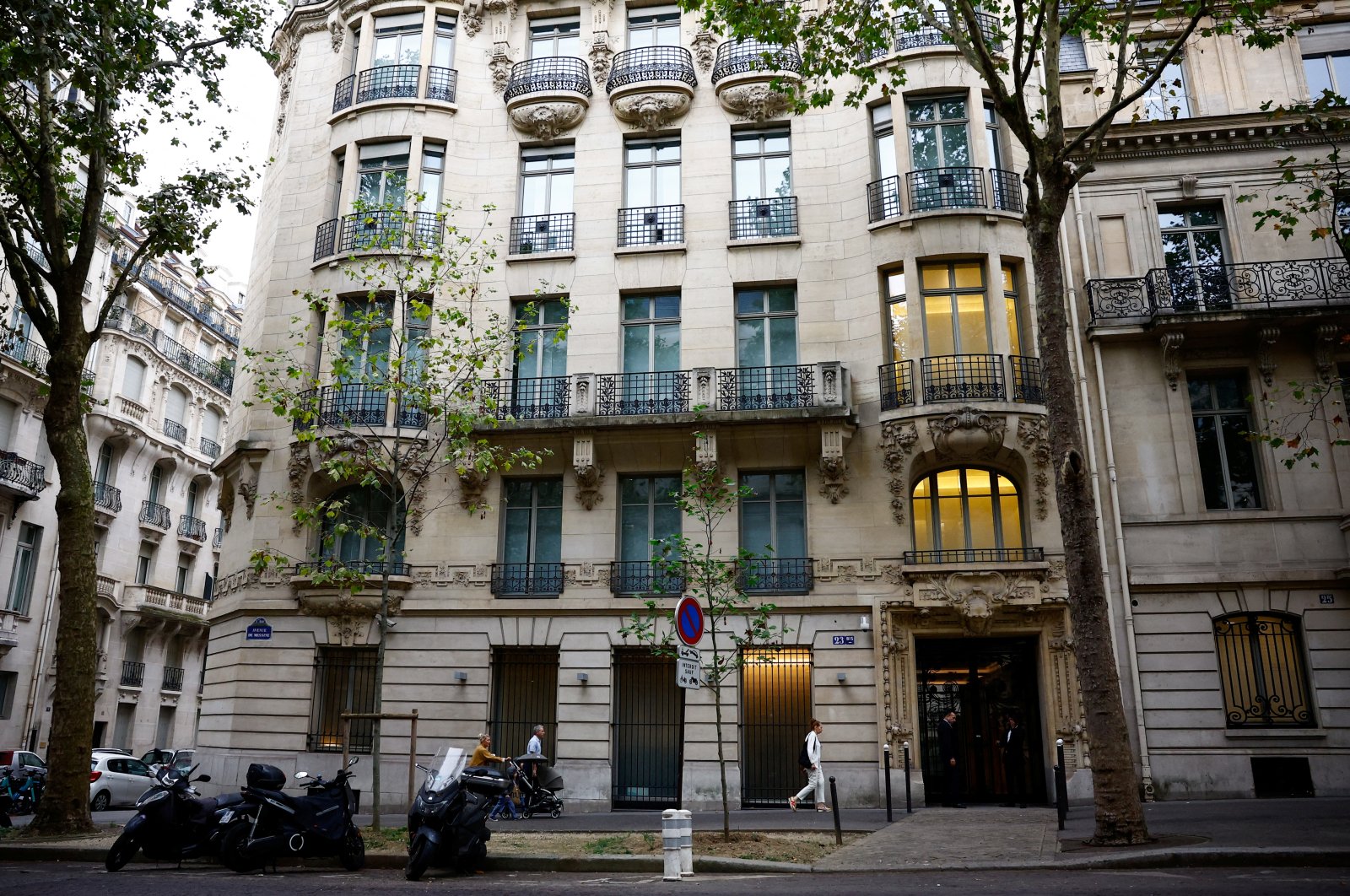 People walk past the Rothschild &amp; Co headquarters in Paris, France, Aug. 30, 2024. (Reuters Photo)