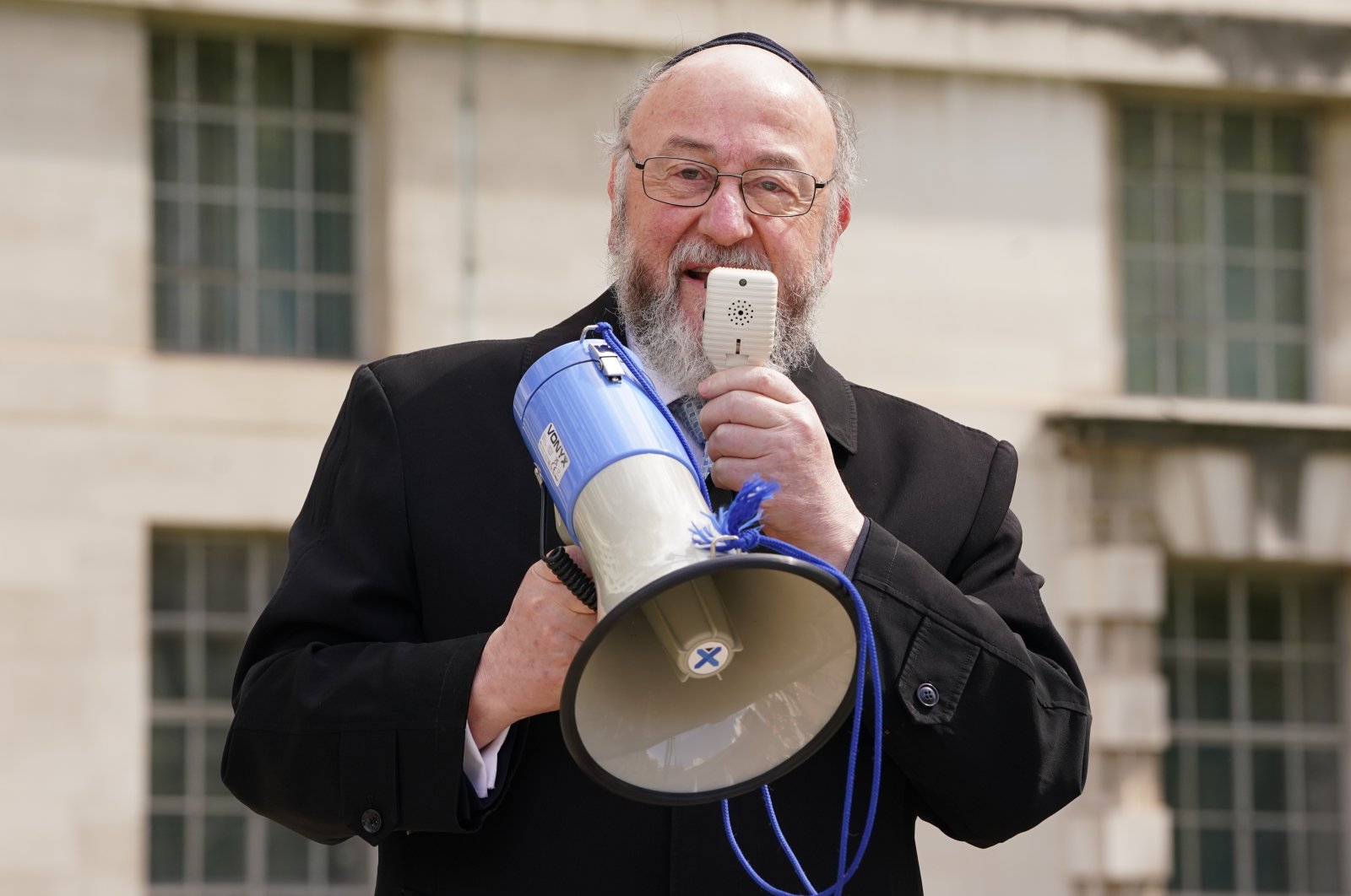 Chief Rabbi Ephraim Mirvis speaks at an event in Westminster, London, U.K., April 17, 2024. (Getty Images)