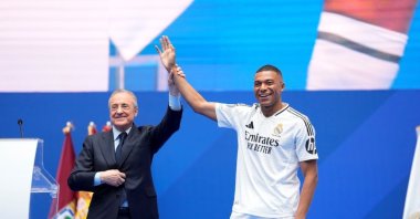 Real Madrid President Florentino Perez (L) and Kylian Mbappe during his presentation as a new player of Real Madrid at Santiago Bernabeu stadium, Madrid, Spain, July 16, 2024. (Getty Images Photo)