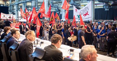 Employees of German car maker Volkswagen (VW) protest at the start of a company's general meeting in Wolfsburg, Germany, Sept. 4, 2024. (AFP Photo)