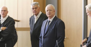 Former Volkswagen CEO Martin Winterkorn (C) attends his trial on suspicion of fraud, making false statements and market manipulation in Braunschweig, Germany, Sept. 3, 2024. (EPA Photo)