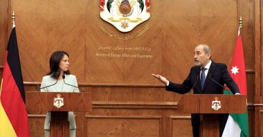 German Foreign Minister Annalena Baerbock (L) and Jordanian Foreign Minister Ayman Safadi (R) address a joint news conference following their meeting in Amman, Jordan, Sept. 5, 2024. (EPA Photo)