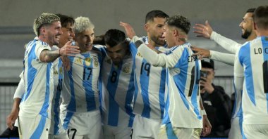 Argentina&#039;s midfielder Paulo Dybala (2nd L) celebrates with teammates after scoring during the 2026 FIFA World Cup South American qualifiers football match between Argentina and Chile at the Mas Monumental stadium, Buenos Aires, Argentina, Sept. 5, 2024. (AFP Photo)