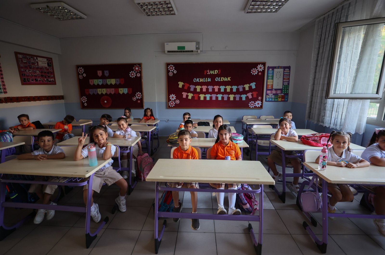 Students sit in a classroom at Zehra Semahat Erişen Primary School in the Bayraklı district, Izmir, Türkiye, Sept. 2, 2024. (AA Photo)