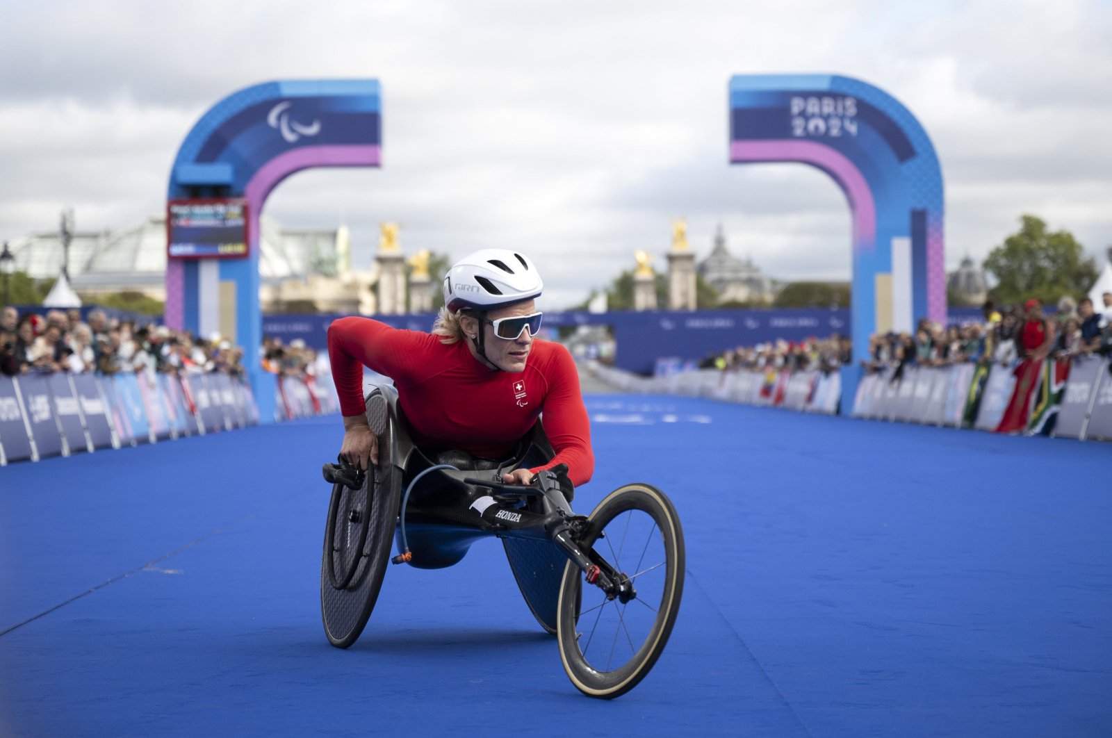 Catherine Debrunner of Switzerland reacts after winning the women&#039;s marathon T54 in Paris, France, Sept. 2024. (EPA Photo)