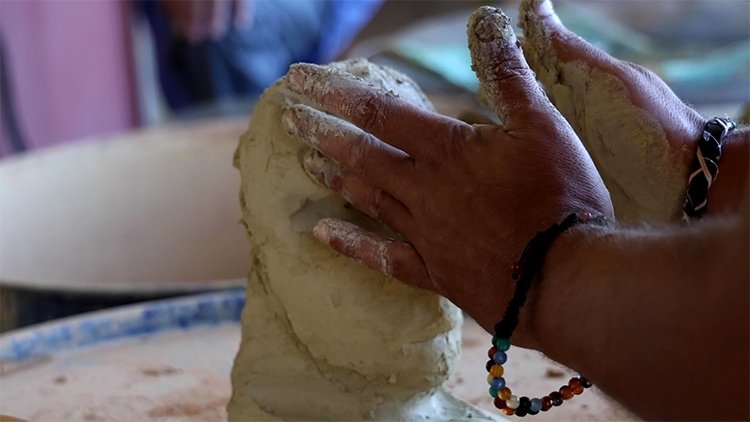 Lebanese sculptor and writer Semir Mansur works on one of his pieces, el-Hebbariye, southern Lebanon, Sept. 6, 2024. (AA Photo) 