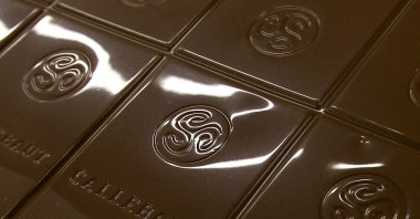 A chocolate bar is seen at the Barry Callebaut factory in Lebbeke, Belgium, Sept. 29, 2011. (Reuters Photo)