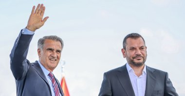 Trabzonspor&#039;s coach Şenol Güneş (L) with President Ertuğrul Doğan also at a signing ceremony at Ganita Tea Garden, Trabzon, Sept. 10, 2024. (AA Photo)