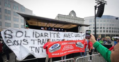 Trade unions and workers stage a protest against the potential layoffs in the Forest plant of car manufacturer Audi in front of the European Parliament in Brussels, Belgium, Sept. 16, 2024. (EPA Photo)