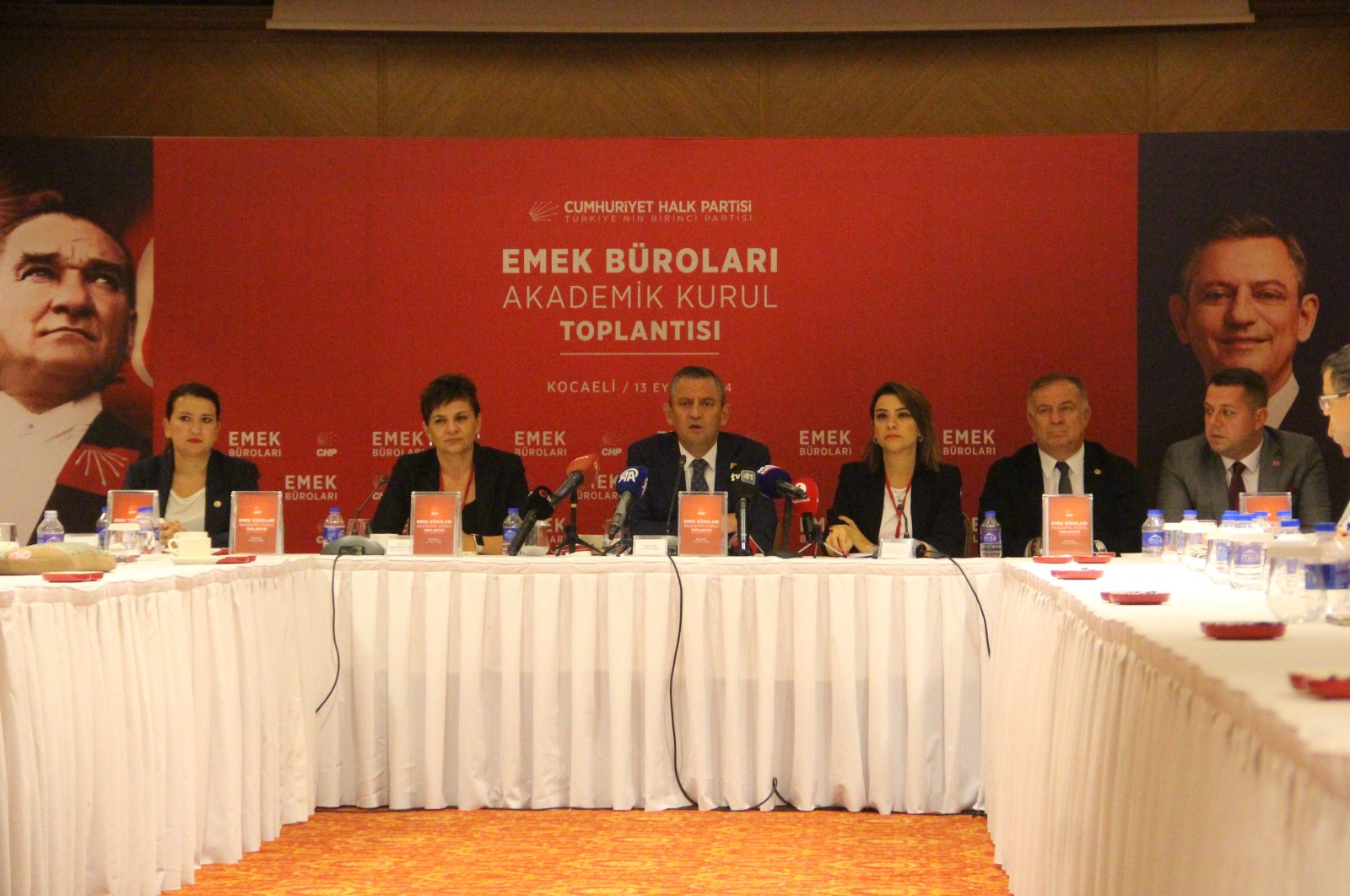 CHP Chairperson Özgür Özel speaks at the meeting of his party&#039;s re-launched "Labor Offices" in Kocaeli, Türkiye, Sept. 13, 2024. (DHA Photo)