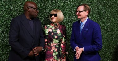 Vogue&#039;s Anna Wintour, Edward Enninful and Hamish Bowles attended the London screening of &quot;In Vogue: The 90s,&quot; London, Britain, Sept. 16, 2024. (Reuters Photo)