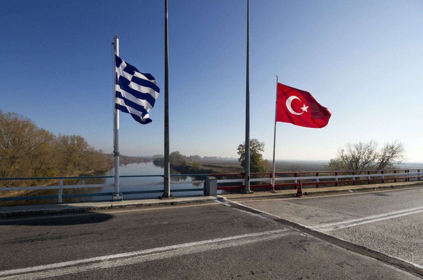 The Greek-Turkish border line on the bridge over the Meriç River (Evros river in Greek), in the Thrace region, in this undated file photo. (Shutterstock File Photo)