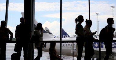 People wait in line as pilots from Scandinavian airline SAS go on strike, Arlanda Airport, near Stockholm, Sweden, July 4, 2022. (Reuters File Photo)