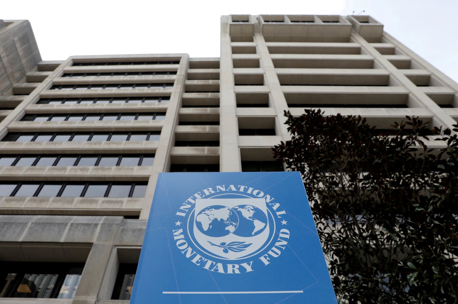 The International Monetary Fund (IMF) headquarters building is seen ahead of the IMF/World Bank spring meetings, Washington, U.S., April 8, 2019. (Reuters Photo)