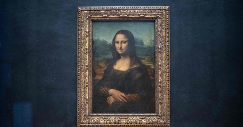 The portrait of Lisa Gherardini, wife of Francesco del Giocondo, known as the Mona Lisa, painted by Italian artist Leonardo da Vinci, is displayed in the &quot;Salle des Etats&quot; of the Louvre Museum in Paris, France, Jan. 8, 2021. (AFP Photo)