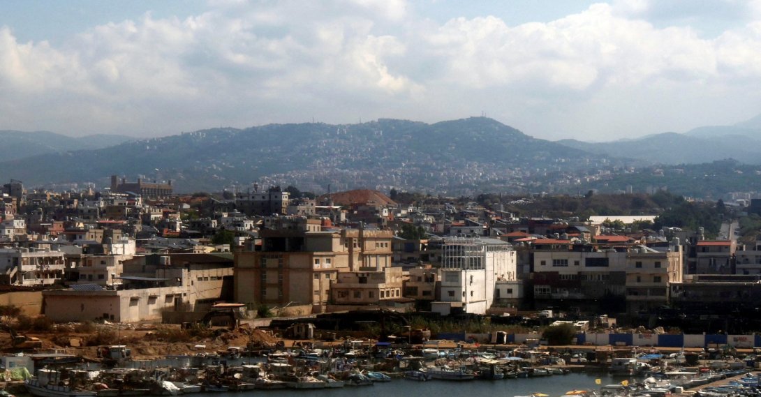 An aerial view from an airplane window shows the coast with boats parked at the Lebanese capital Beirut, a day after hand-held radios used the by Hezbollah detonated across Lebanon&#039;s south, Lebanon, Sept. 19, 2024. (Reuters Photo)