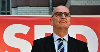 Brandenburg's State Premier and SPD top candidate in the regional elections in Brandenburg, Dietmar Woidke before party members in Potsdam, eastern Germany, Sept. 22, 2024. (AFP Photo)