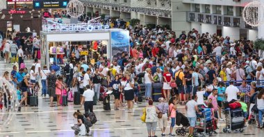 Tourists at Antalya Airport, Antalya, southern Türkiye. (DHA Photo)