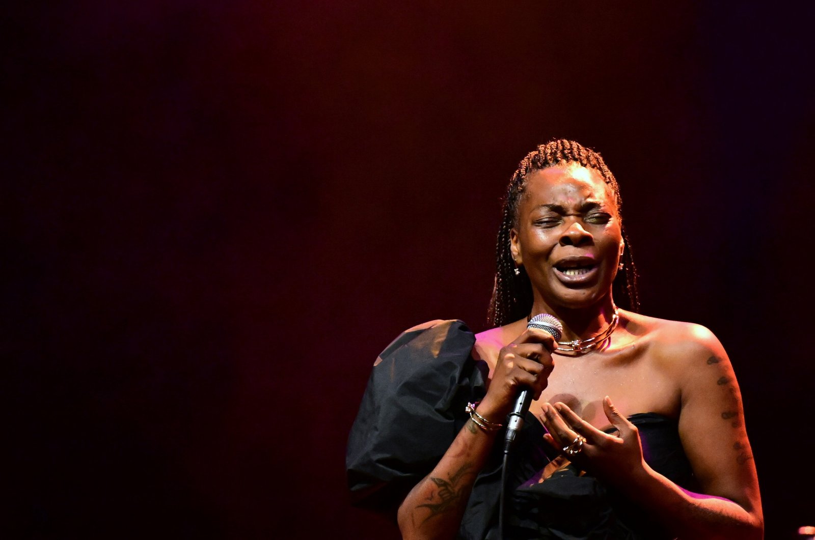 Spanish singer Buika takes the stage at the Harbiye Cemil Topuzlu Open-Air Theater, Istanbul, Türkiye, Sept. 22, 2024. (AA Photo)