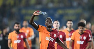 Galatasaray&#039;s Victor Osimhen leads the celebration following a Süper Lig win against Fenerbahçe at the RAMS Park, Istanbul, Türkiye, Sept. 21, 2024. (AA Photo)