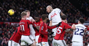 Richarlison of Tottenham Hotspur scores their first goal during the Premier League match between Manchester United and Tottenham Hotspur at Old Trafford, Manchester, U.K., Jan. 14, 2024. (Getty Images Photo)