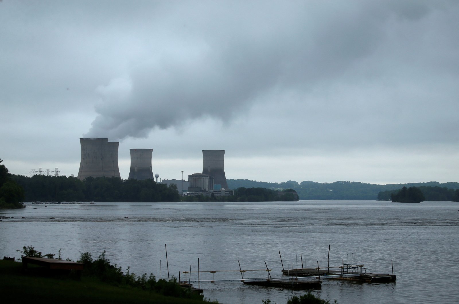 The Three Mile Island Nuclear power plant is pictured from Royalton, Pennsylvania, U.S., May 30, 2017. (Reuters Photo)