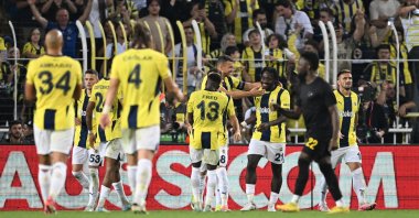 Fenerbahçe&#039;s Bright Osayi-Samuel (2nd R) celebrates with teammates after scoring his team&#039;s second goal during the UEFA Europa League football match between Fenerbahçe and Union Saint-Gilloise at the Şükrü Saraçoğlu Stadium in Istanbul, Türkiye, Sept. 26, 2024. (AFP Photo)