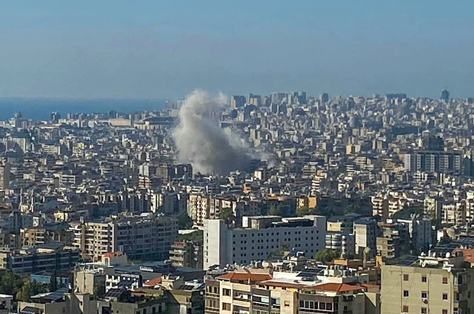 Smoke billows from the site of an Israeli airstrike that targeted Beirut’s southern suburbs, Sept. 26, 2024. (AFP Photo)