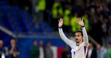 France&#039;s Antoine Griezmann (R) acknowledges supporters at the end of the UEFA Nations League, League A - Group 2 France and Belgium match, Lyon, France, Sept. 9, 2024. (AFP Photo)