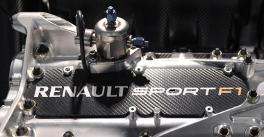 A Renault Sport F1 engine at the Viry-Chatillon factory, Paris, France, Dec. 18, 2014. (AFP Photo)