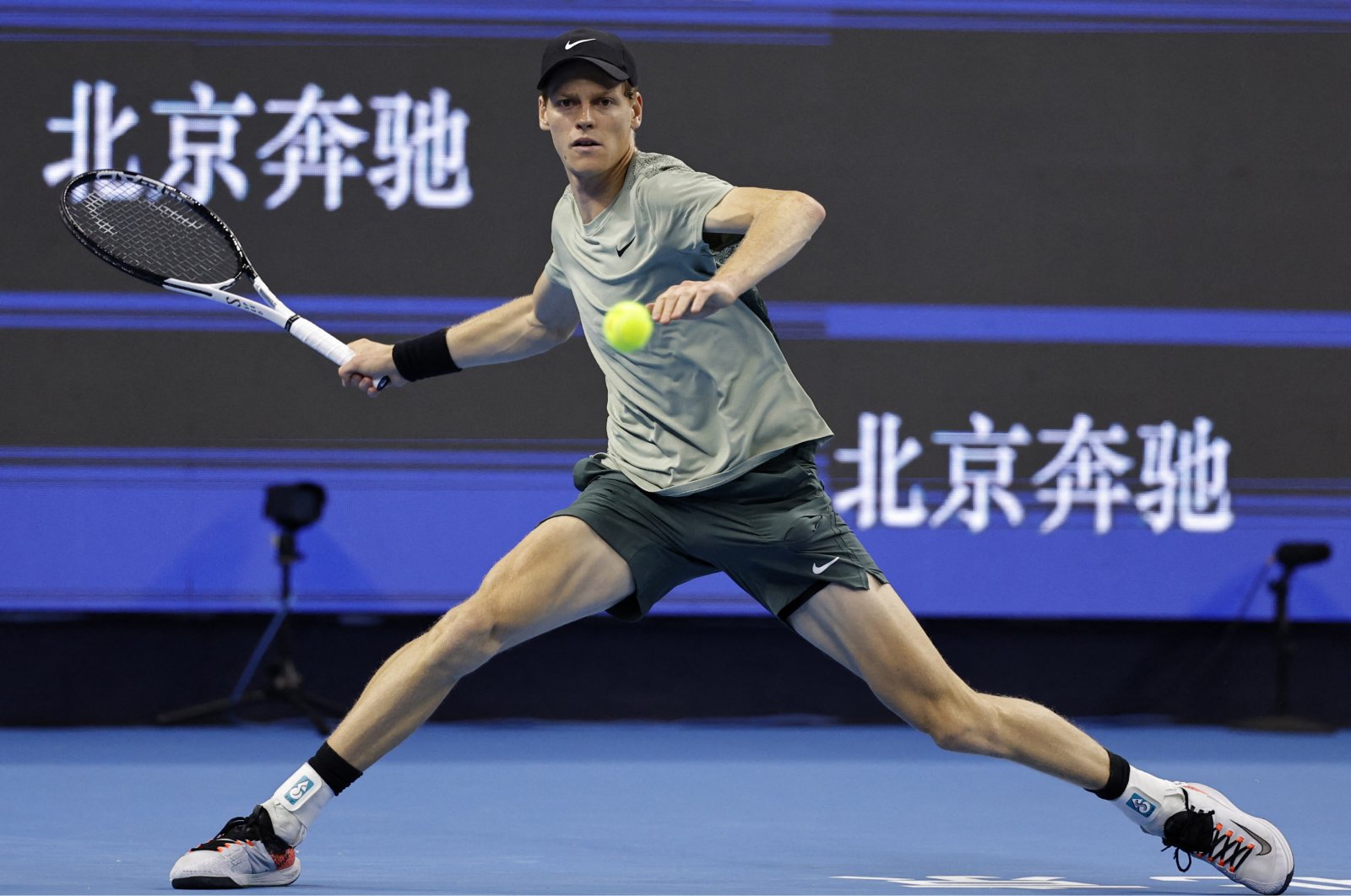 Italy&#039;s Jannik Sinner in action during his China Open semifinal match against China&#039;s Yunchaokete Bu at the China National Tennis Center, Beijing, China, Oct. 1, 2024. (Reuters Photo)