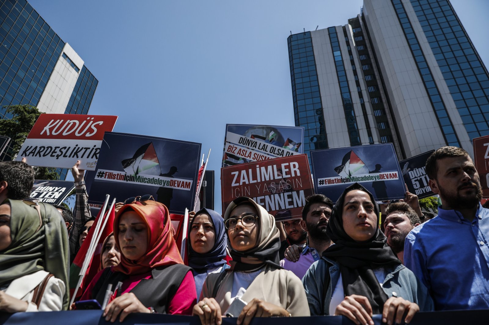 Pro-Palestine demonstrators protest Israel&#039;s war on Gaza and the U.S. Embassy for recognizing Jerusalem as the capital of Israel outside the Israeli Consulate, Istanbul, Türkiye, May 16, 2024. (DHA Photo) 