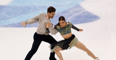 Canada's Laurence Fournier Beaudry (R) and Nikolaj Soerensen in action during the ISU Grand Prix of Figure Skating senior ice dance free dance at the National Indoor Stadium, Beijing, China, Dec. 9, 2023. (Reuters Photo)