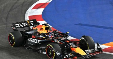 Red Bull Racing&#039;s Dutch driver Max Verstappen drives during the Formula One Singapore Grand Prix night race at the Marina Bay Street Circuit, Singapore, Sept. 22, 2024. (AFP Photo)
