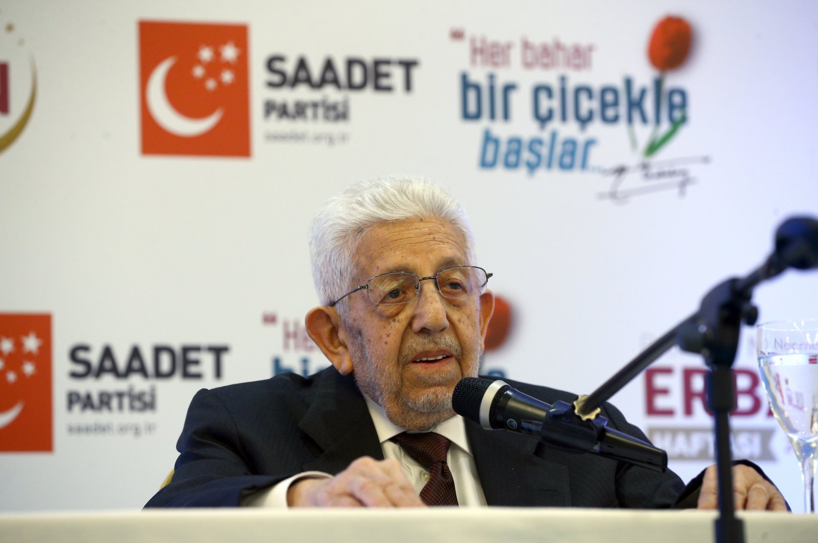 Recai Kutan speaks at a commemoration ceremony for former Prime Minister Necmettin Erbakan, Ankara, Türkiye, Feb. 27, 2017. (AA Photo)