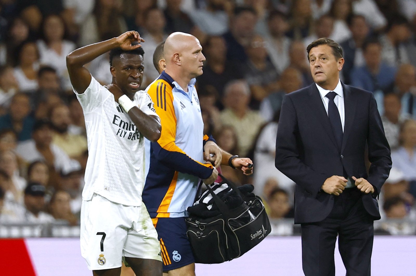 Real Madrid&#039;s Vinicius Junior reacts as he is substituted after sustaining an injury during the La Liga match against Villarreal at the Santiago Bernabeu, Madrid, Spain, Oct. 5, 2024. (Reuters Photo) 