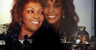 Cissy Houston performs during a tribute to her late daughter, Whitney Houston, at the 2012 BET Awards in Los Angeles, U.S., July 1, 2012. (Reuters Photo)