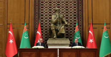 President Recep Tayyip Erdoğan and Gurbanguly Berdymukhamedov during a meeting in Ashgabat, Turkmenistan, Nov. 11, 2021. (AA File Photo)