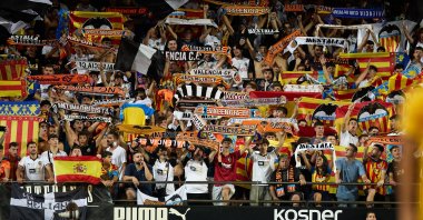 Valencia fans cheer during the La Liga match against Barcelona at Estadio Mestalla, Valencia, Spain, Aug. 17, 2024 (Getty Images Photo)