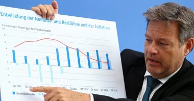 Germany's Economy and Climate Minister Robert Habeck holds a news conference about the autumn economic projection, Berlin, Germany, Oct. 9, 2024. (Reuters Photo)