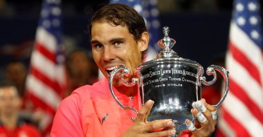 Spain's Rafael Nadal holds the trophy after defeating South Africa's Kevin Anderson at the U.S. Open men's final, New York, U.S., Sept. 10, 2017. (Reuters Photo)