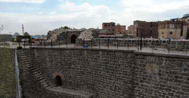 The Diyarbakır Walls feature new railings for visitor safety, Diyarbakır, Türkiye, Oct. 10, 2024. (IHA Photo)