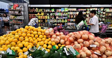 People shop at a grocery store in Rosemead, California, U.S., Aug. 14, 2024. (AFP Photo)