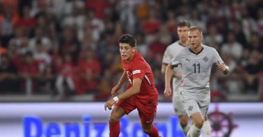 Türkiye&#039;s Arda Güler (L) during the UEFA Nations League 2024/25 League B Group B4 match against Iceland at Gürsel Aksel Stadium, Izmir, Türkiye, Sept. 9, 2024. (Getty Images Photo)