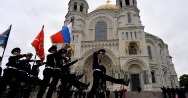 Cadets of the Admiral Senyavin Marine Technical Academy parade during the cadet&#039;s initiation ceremony on Anchor Square in Kronshtadt, Oct. 4, 2024. (AFP Photo)